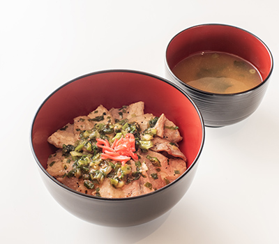 塩豚丼(味噌汁つき)